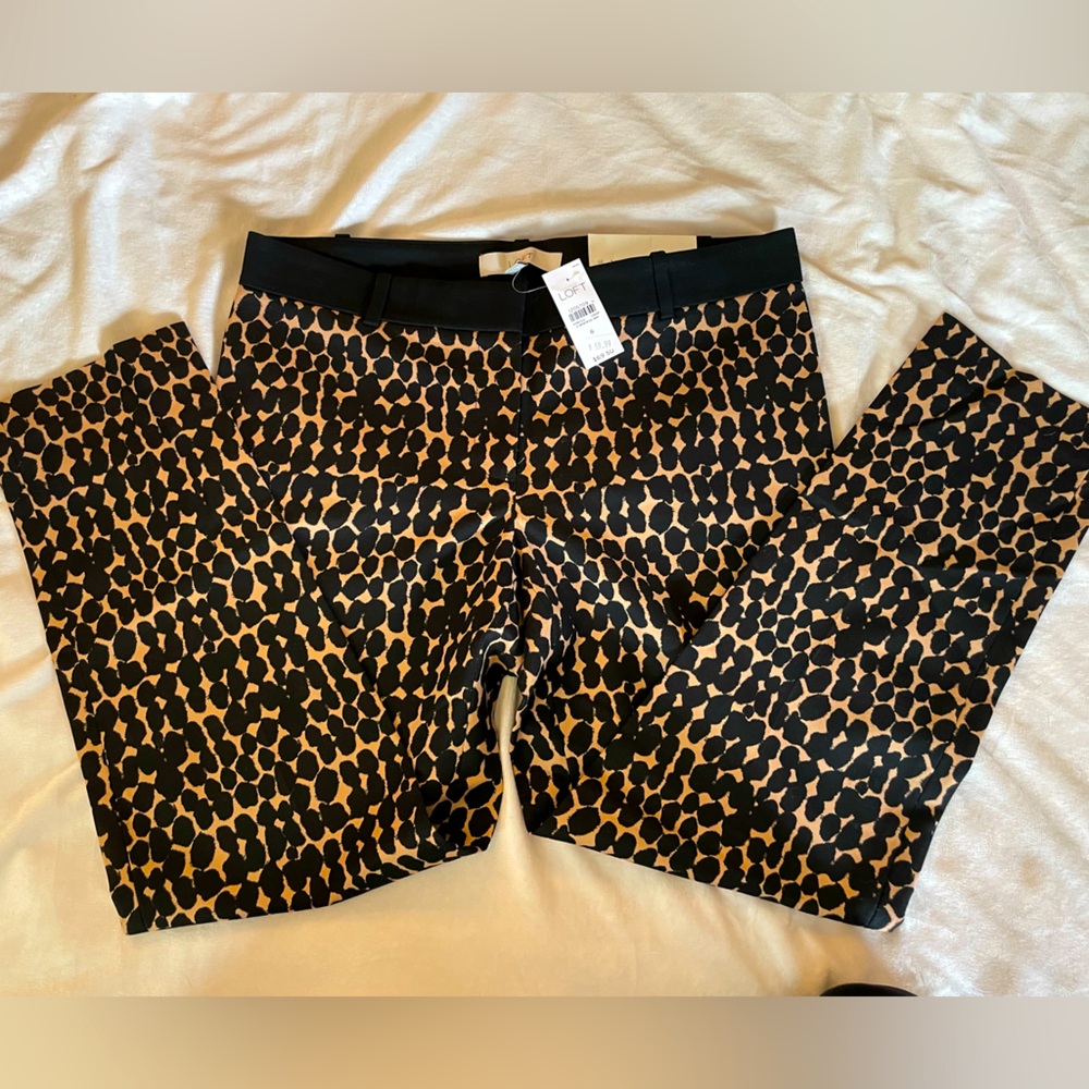 NWT. LOFT.  Zoe Ankle pant.  Size 6